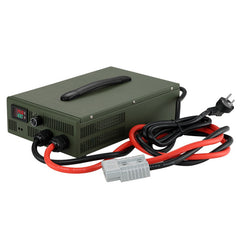 NOEIFEVO 12V 10A-100A Lithium LiFePO4 Batterioplader, Ladespænding 14,6V, LCD Display, Strøm Justerbar, Ventilator